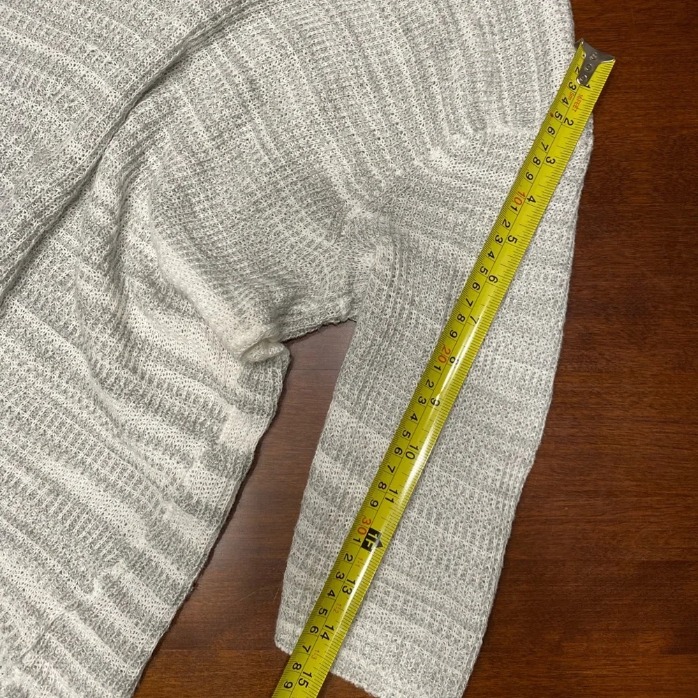 Express Sweater - Picture 3 of 6